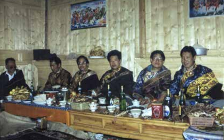 一九九二年 尕海家中留念.jpg